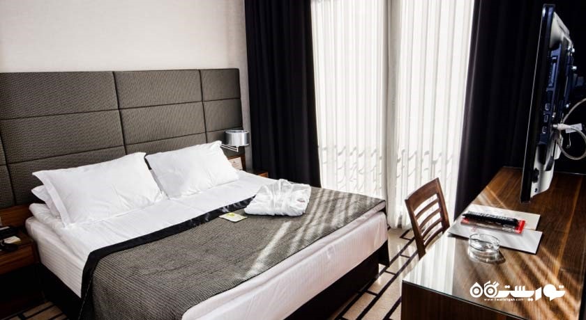 تخت بزرگ اتاق استاندارد